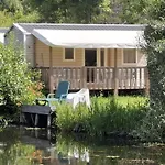 Mobil Cosy Avec Terrasse Pour 2 Personnes - Api-1-52-1537 Camping Long