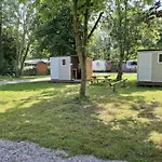 Camping Mobil Cosy Avec Terrasse Pour 2 Personnes - Api-1-52-1537